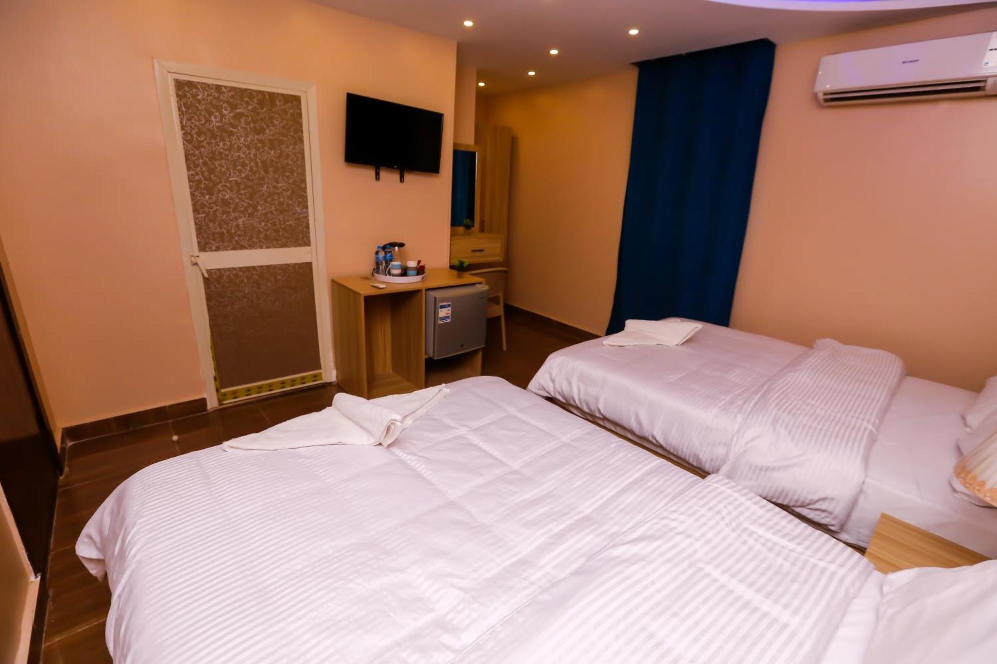Pyramids Express View Hotel Kafret el-Gabal Екстериор снимка
