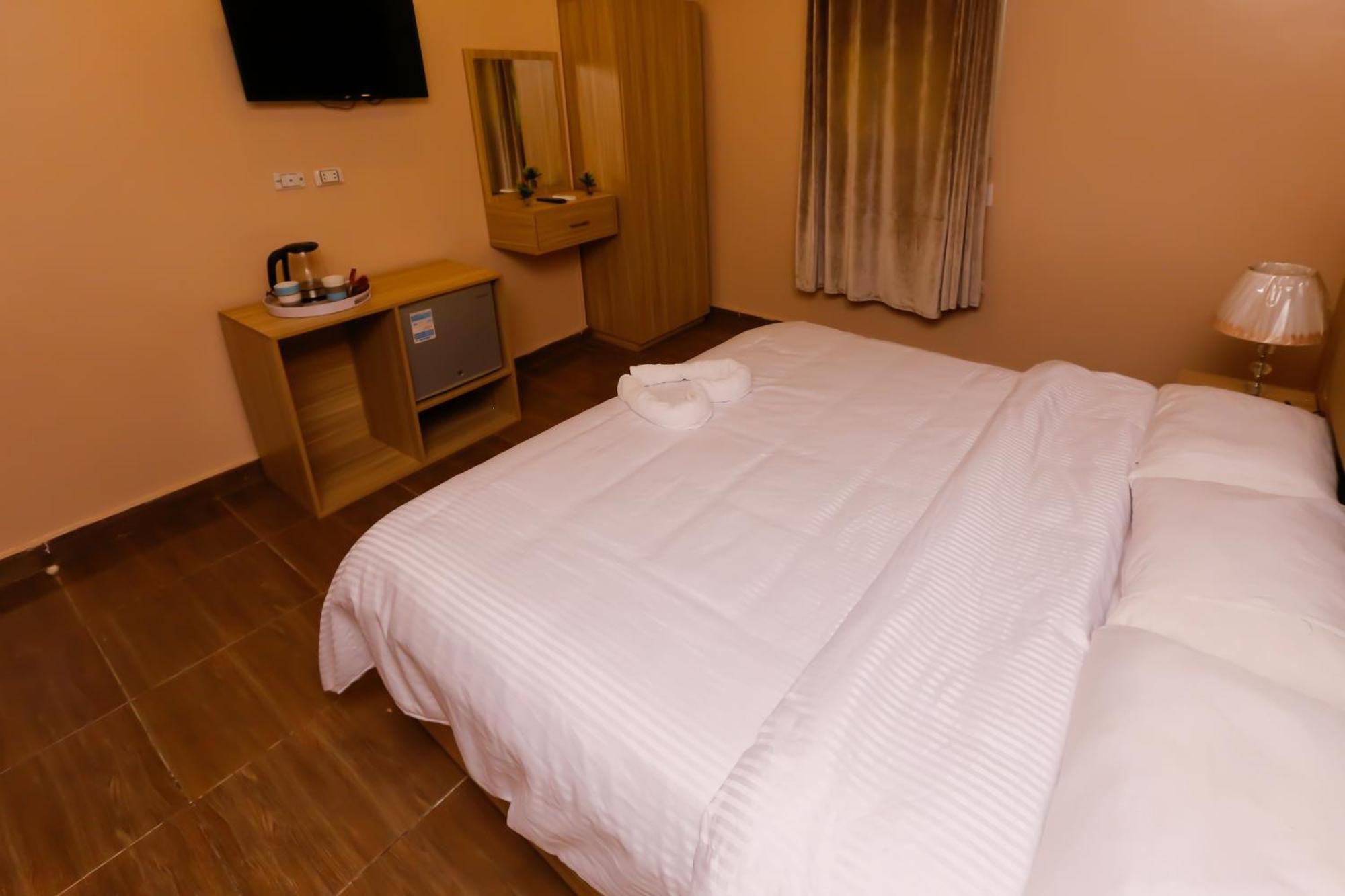 Pyramids Express View Hotel Kafret el-Gabal Екстериор снимка