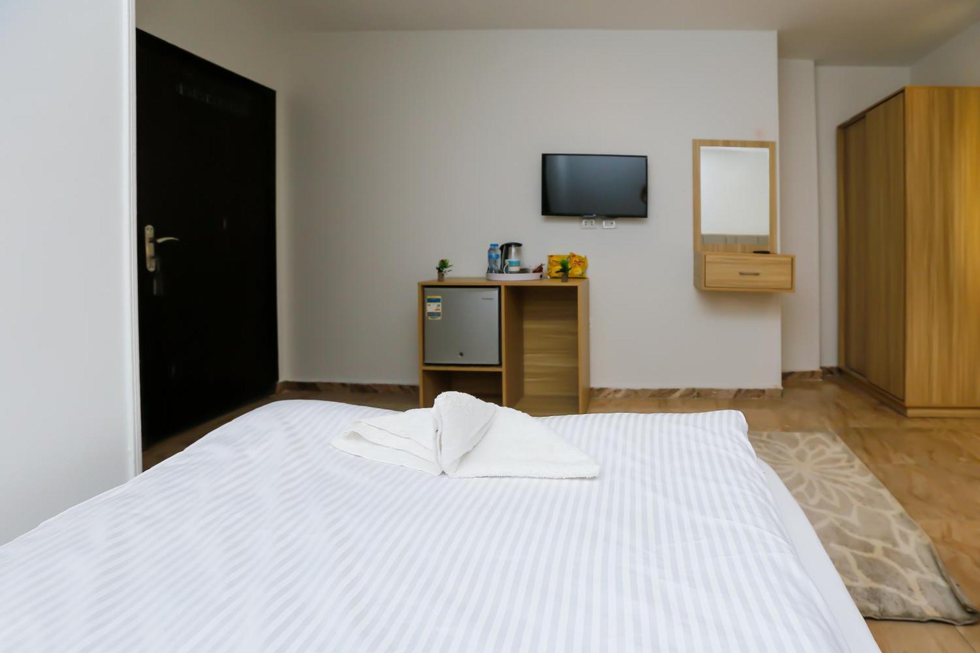 Pyramids Express View Hotel Kafret el-Gabal Екстериор снимка