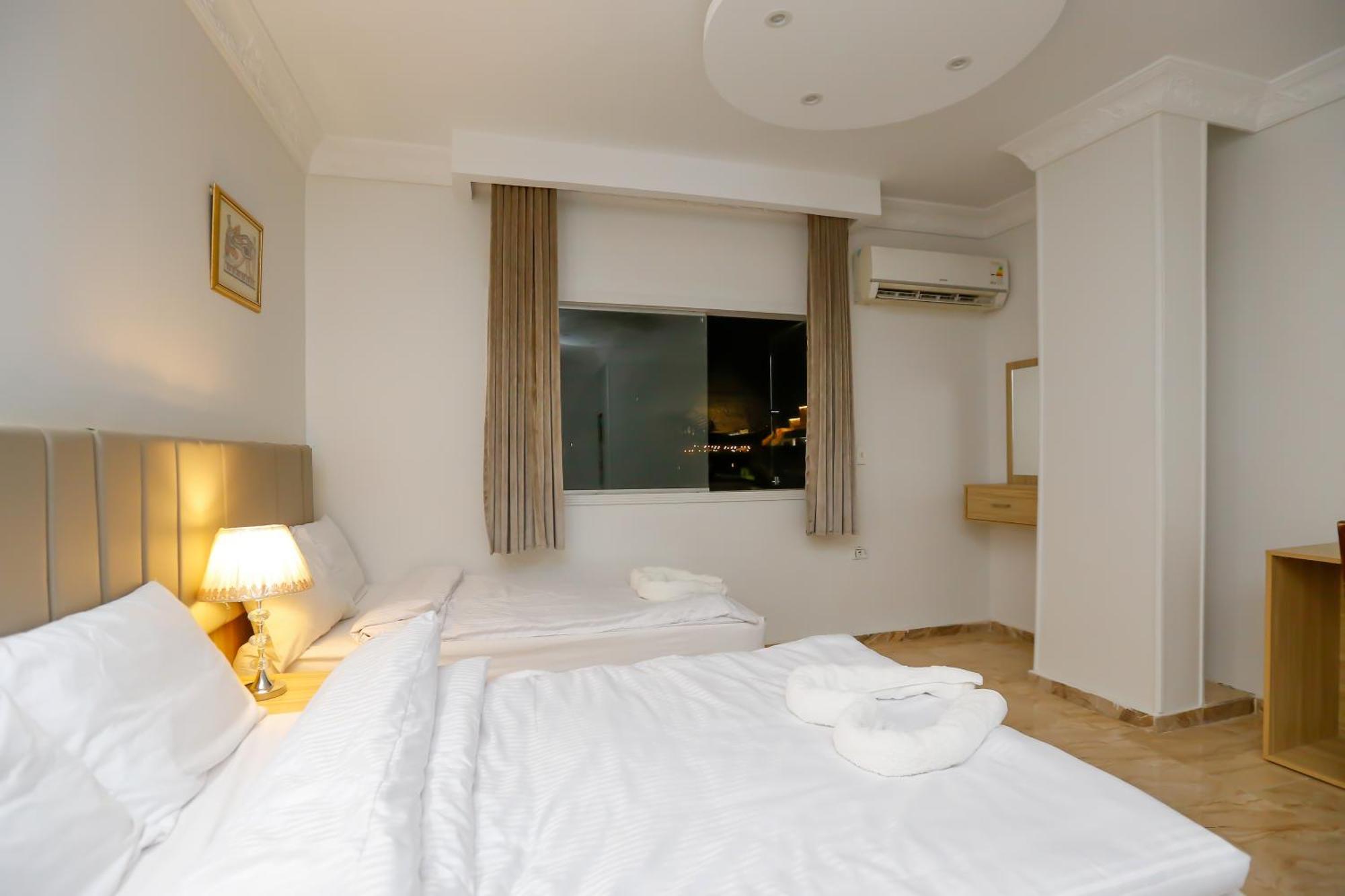 Pyramids Express View Hotel Kafret el-Gabal Екстериор снимка